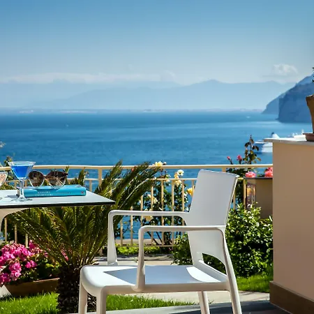 Отель Miramare 4*