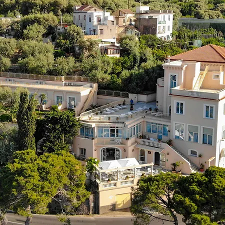 מלון Miramare סורנטו