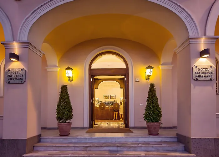 Miramare מלון